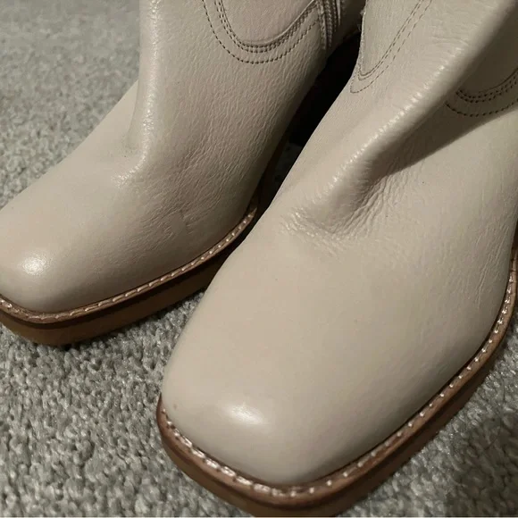 EUC Seychelles cream heeled boots size 8. - Picture 5 of 12